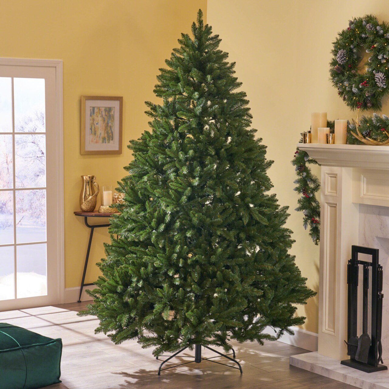 GDFStudio 7.5-foot Norway Spruce Unlit Hinged Artificial Christmas Tree